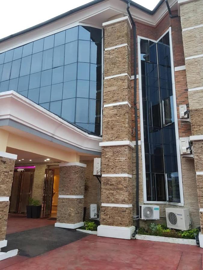 Axion Honors Hotel Owerri Buitenkant foto