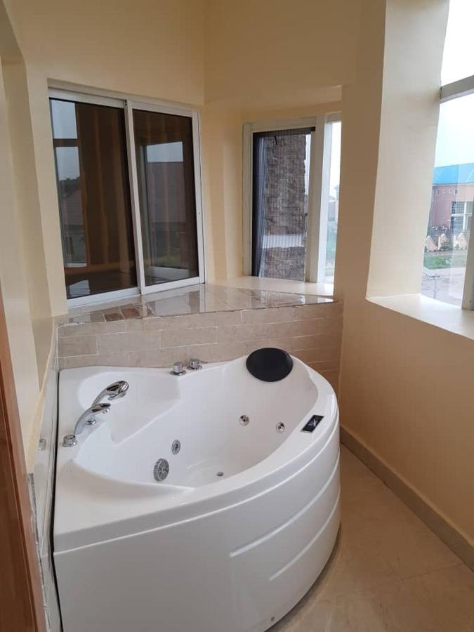 Axion Honors Hotel Owerri Buitenkant foto