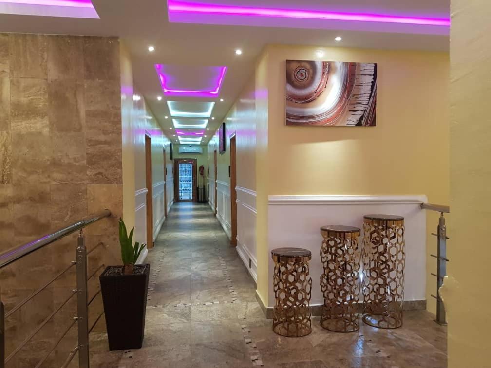 Axion Honors Hotel Owerri Buitenkant foto