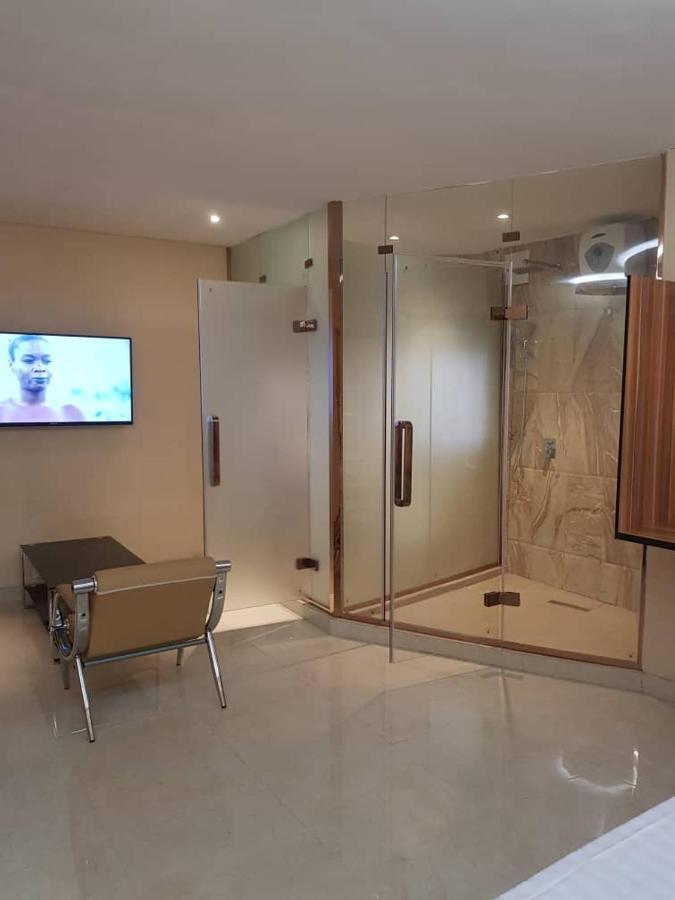 Axion Honors Hotel Owerri Buitenkant foto