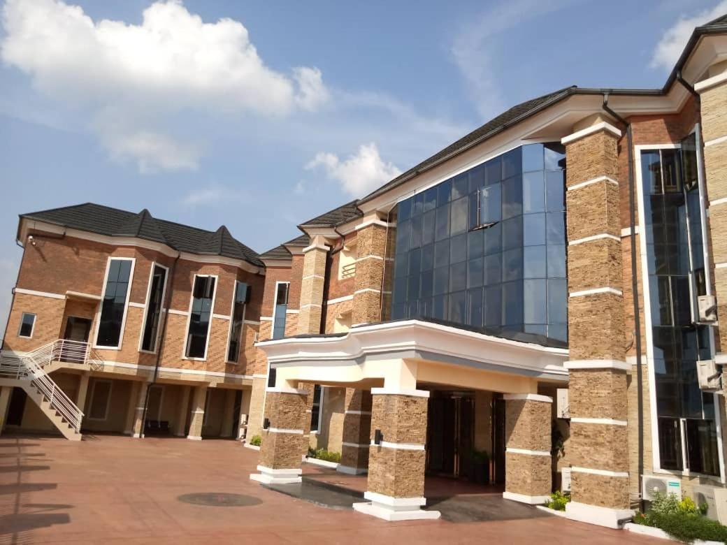 Axion Honors Hotel Owerri Buitenkant foto